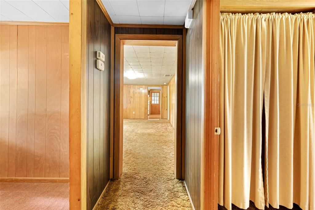 На продажу: $299,999 (4 спален, 2 ванн, 1326 Квадратных фут)