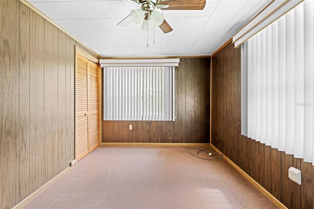 На продажу: $299,999 (4 спален, 2 ванн, 1326 Квадратных фут)