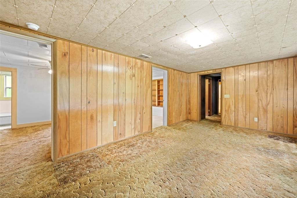 На продажу: $299,999 (4 спален, 2 ванн, 1326 Квадратных фут)