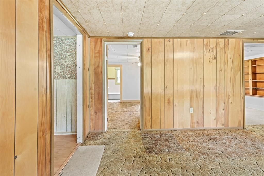 На продажу: $299,999 (4 спален, 2 ванн, 1326 Квадратных фут)
