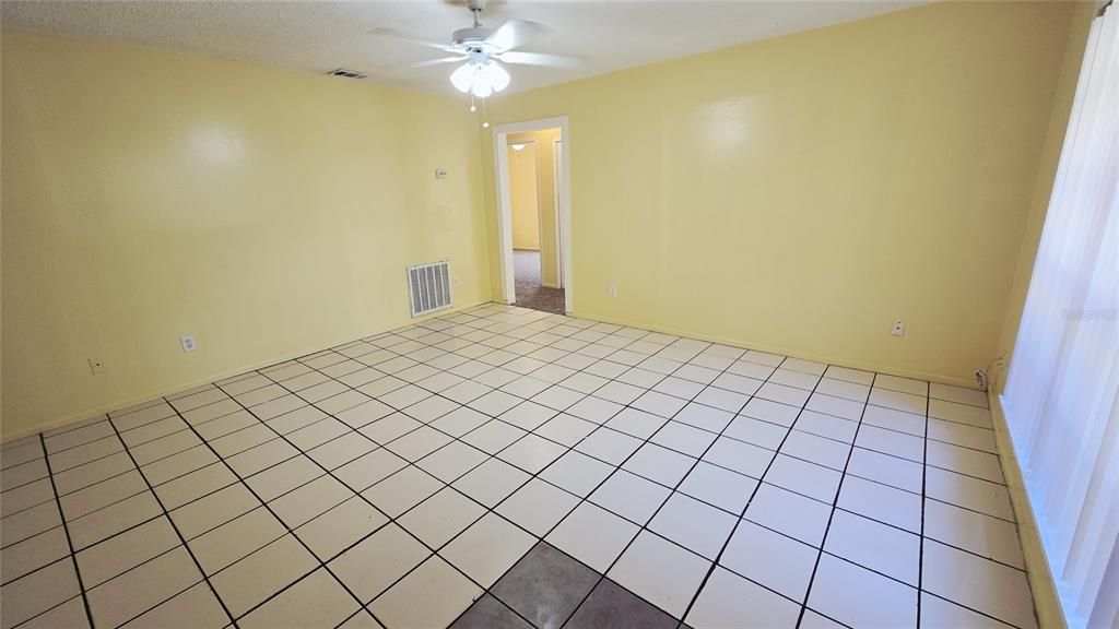В аренду: $1,450 (2 спален, 2 ванн, 1336 Квадратных фут)