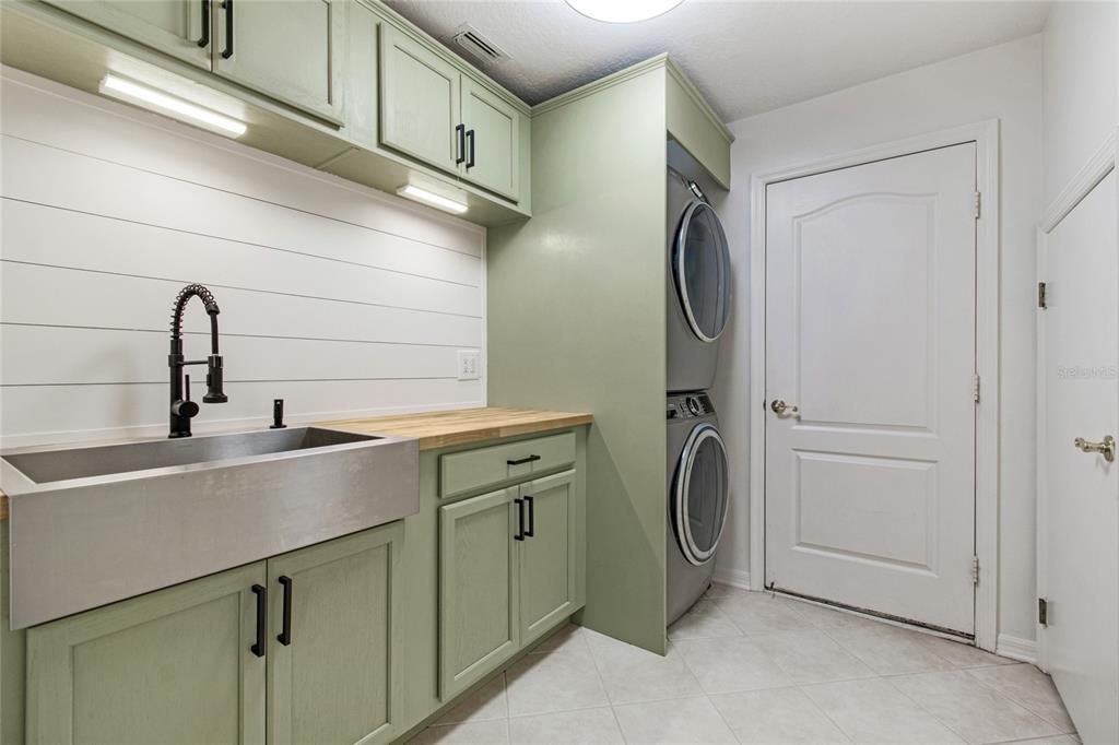 En Venta: $630,000 (5 camas, 4 baños, 3396 Pies cuadrados)