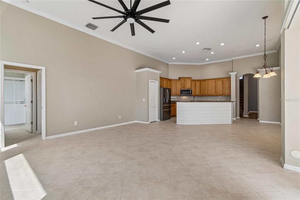 En Venta: $630,000 (5 camas, 4 baños, 3396 Pies cuadrados)