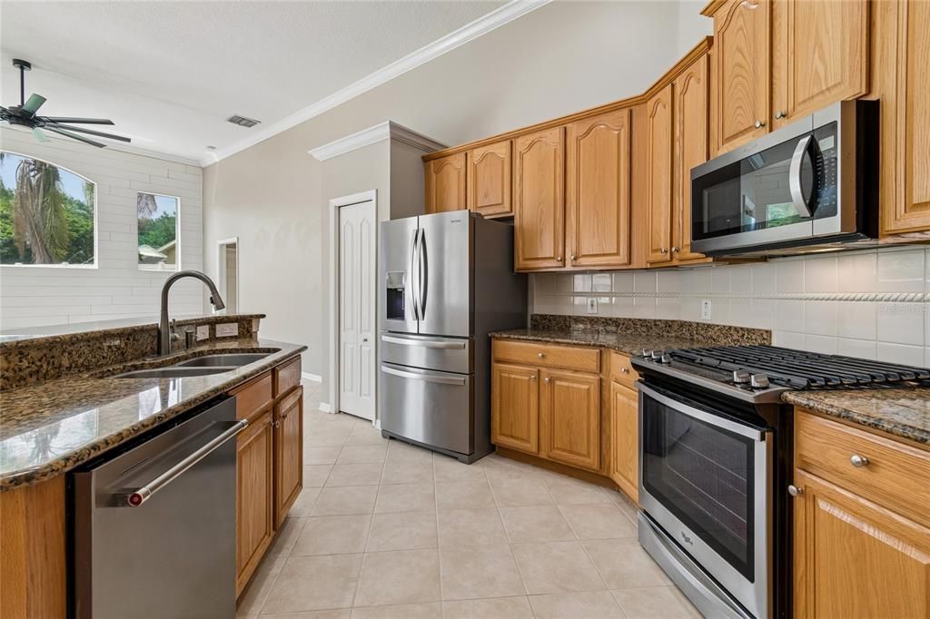 En Venta: $630,000 (5 camas, 4 baños, 3396 Pies cuadrados)