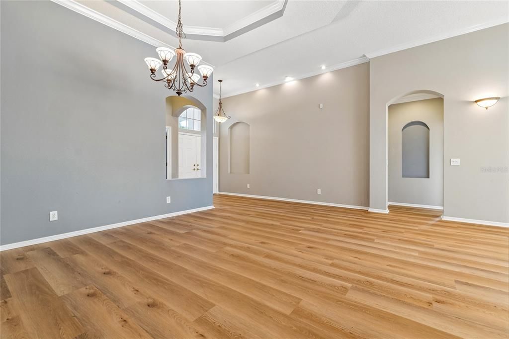 En Venta: $630,000 (5 camas, 4 baños, 3396 Pies cuadrados)