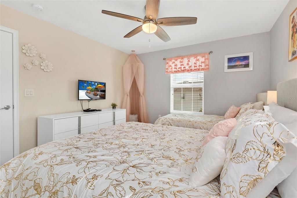 For Sale: $645,000 (8 beds, 5 baths, 3909 Square Feet)