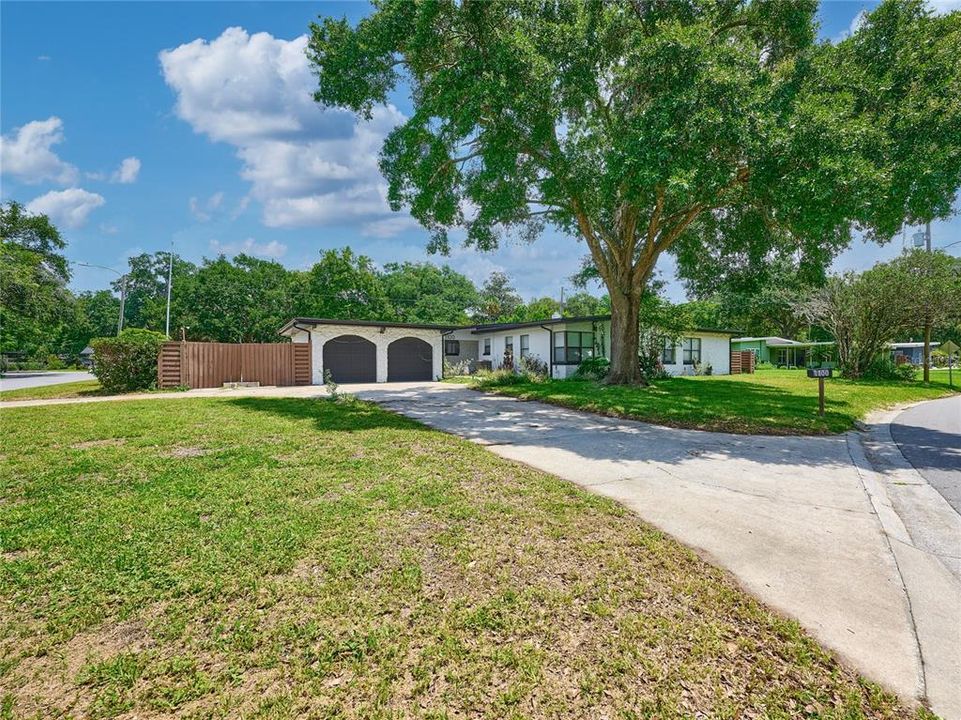 Active With Contract: $525,000 (5 beds, 3 baths, 2226 Square Feet)