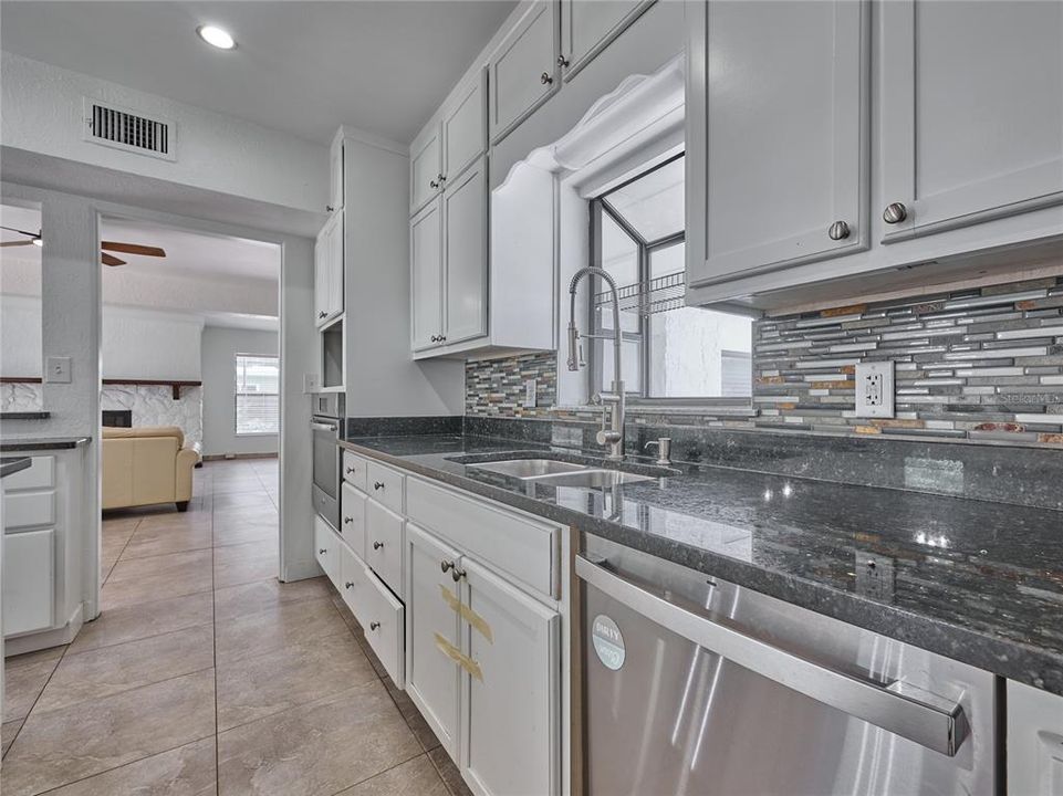 Active With Contract: $525,000 (5 beds, 3 baths, 2226 Square Feet)