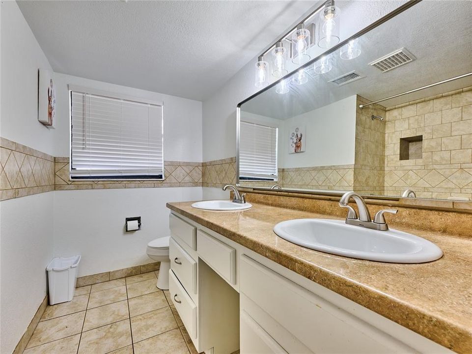 Active With Contract: $525,000 (5 beds, 3 baths, 2226 Square Feet)