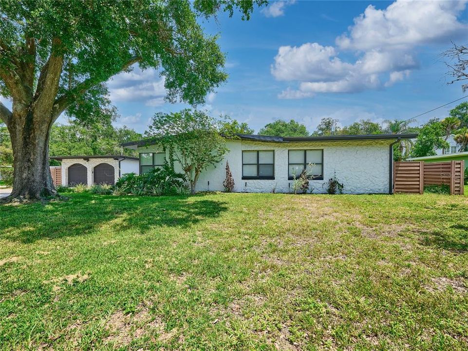 Active With Contract: $525,000 (5 beds, 3 baths, 2226 Square Feet)
