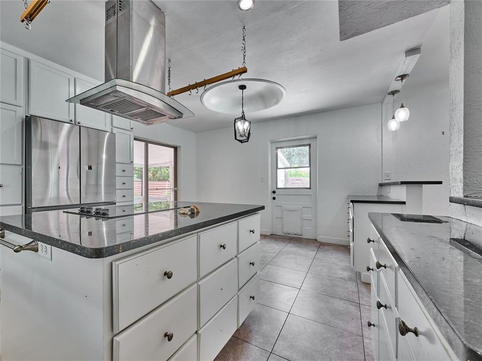 Active With Contract: $525,000 (5 beds, 3 baths, 2226 Square Feet)