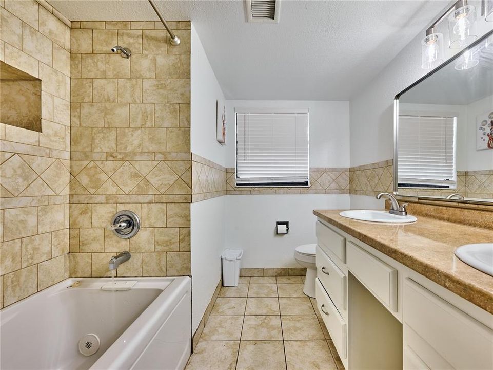 Active With Contract: $525,000 (5 beds, 3 baths, 2226 Square Feet)