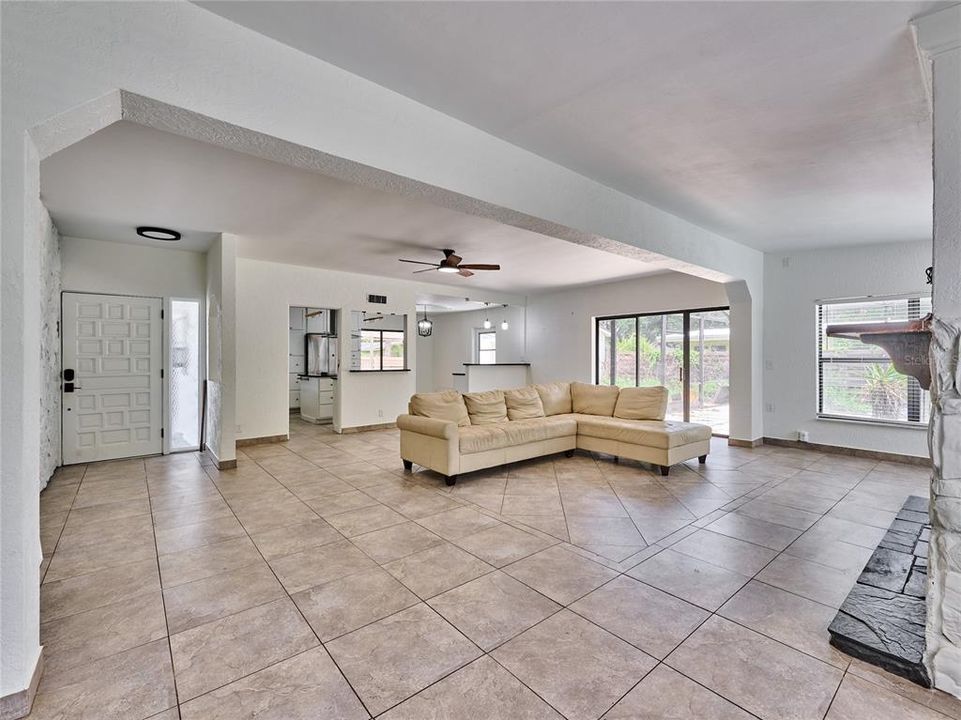 Active With Contract: $525,000 (5 beds, 3 baths, 2226 Square Feet)