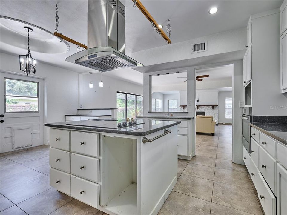 Active With Contract: $525,000 (5 beds, 3 baths, 2226 Square Feet)