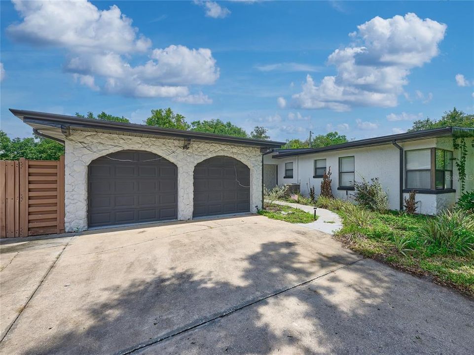 Active With Contract: $525,000 (5 beds, 3 baths, 2226 Square Feet)