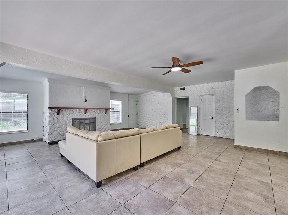 Active With Contract: $525,000 (5 beds, 3 baths, 2226 Square Feet)