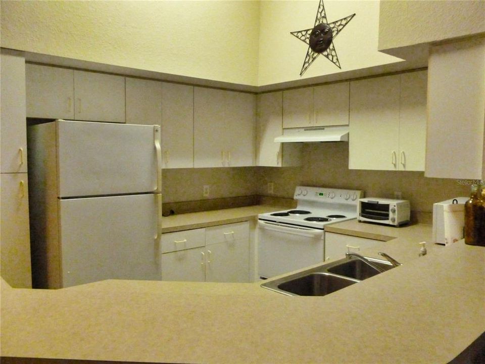 В аренду: $1,700 (1 спален, 1 ванн, 829 Квадратных фут)