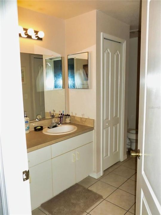 В аренду: $1,700 (1 спален, 1 ванн, 829 Квадратных фут)