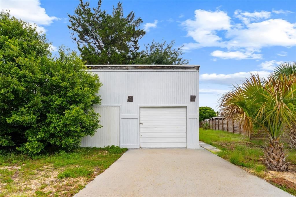 For Sale: $264,950 (2 beds, 1 baths, 624 Square Feet)