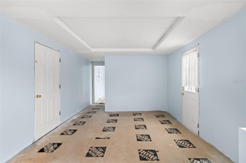For Sale: $264,950 (2 beds, 1 baths, 624 Square Feet)
