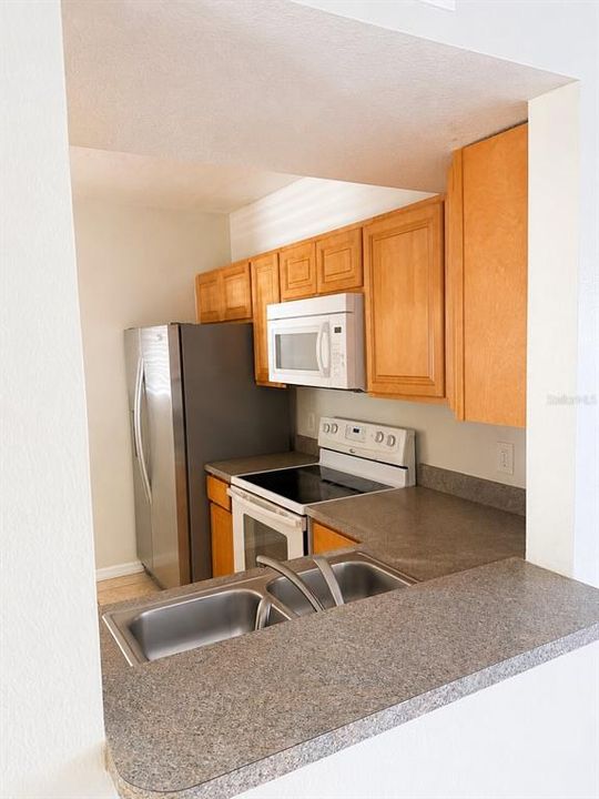 В аренду: $1,950 (3 спален, 2 ванн, 1200 Квадратных фут)