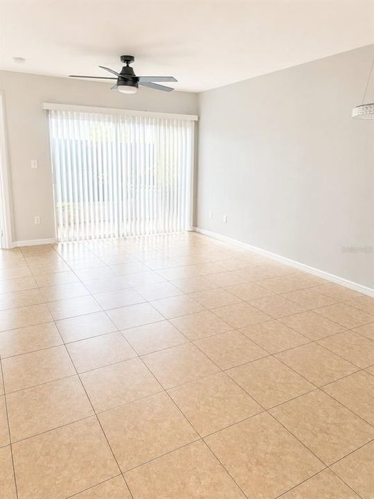 В аренду: $1,950 (3 спален, 2 ванн, 1200 Квадратных фут)