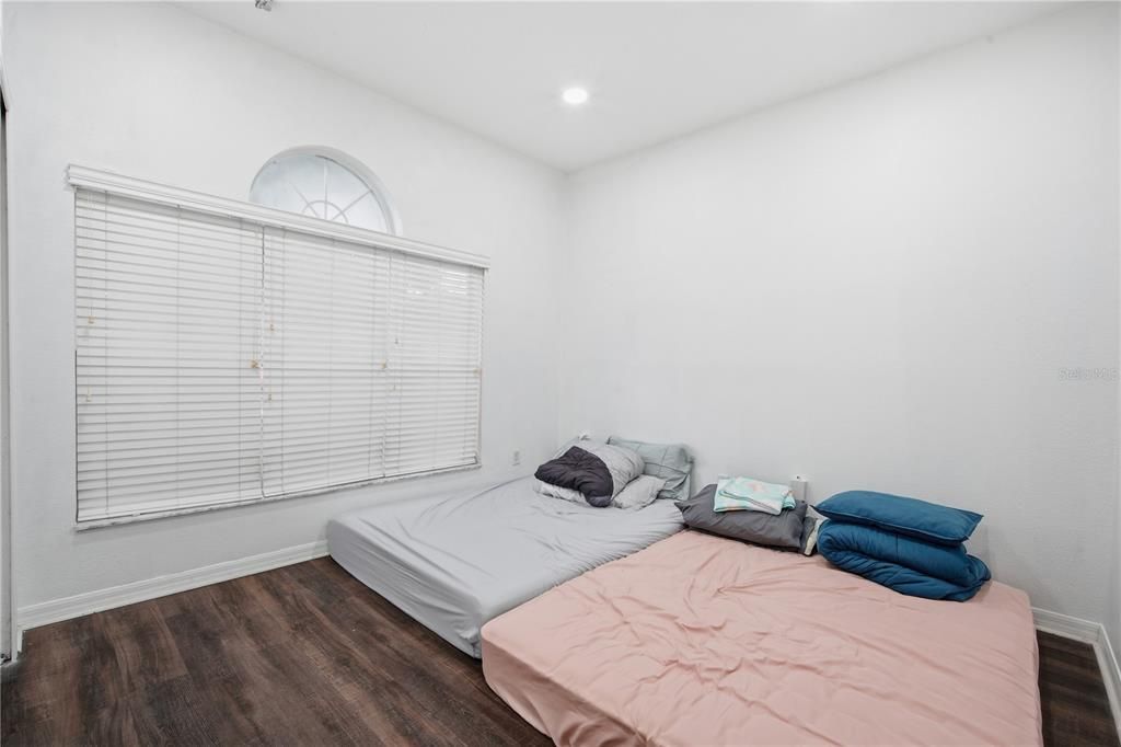 В аренду: $2,350 (3 спален, 2 ванн, 1758 Квадратных фут)