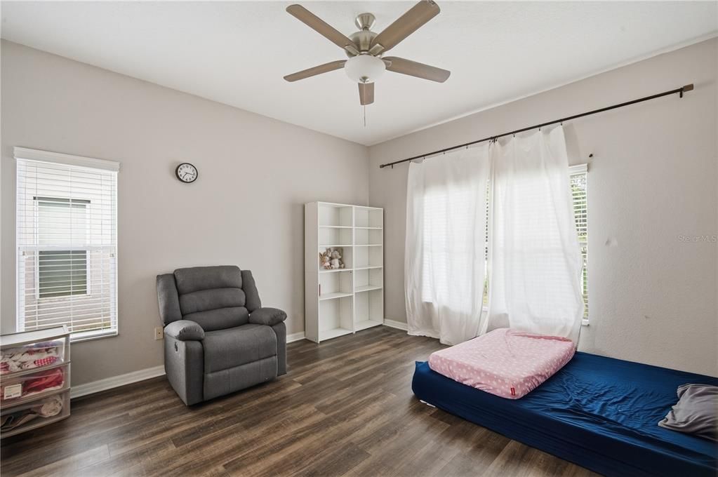 В аренду: $2,350 (3 спален, 2 ванн, 1758 Квадратных фут)