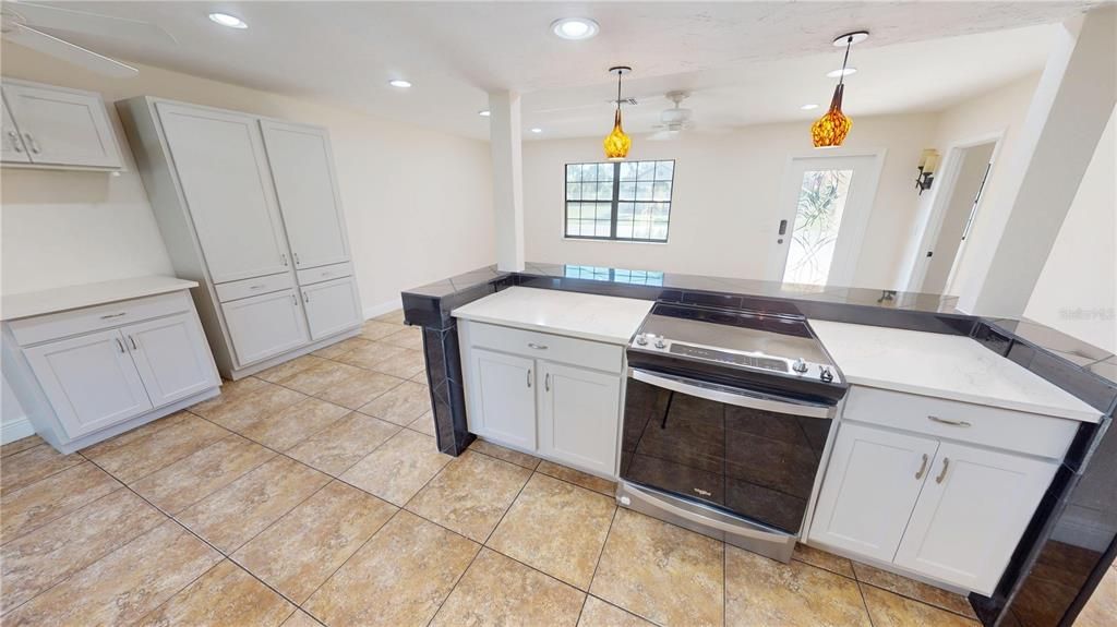 En Venta: $234,000 (3 camas, 2 baños, 1381 Pies cuadrados)