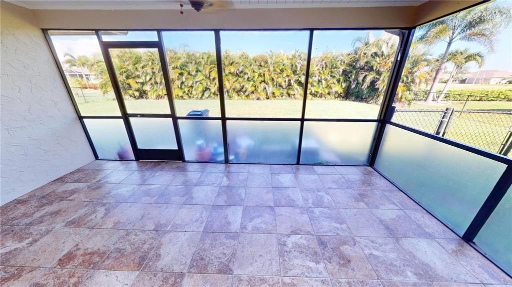 En Venta: $234,000 (3 camas, 2 baños, 1381 Pies cuadrados)