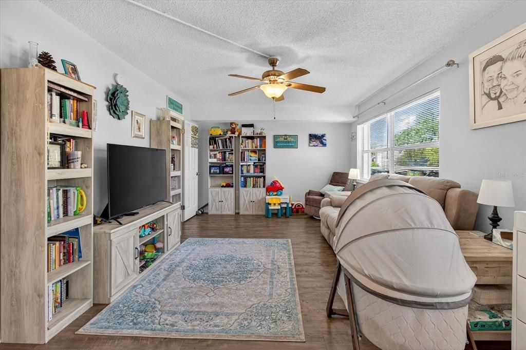 For Rent: $3,395 (4 beds, 2 baths, 1425 Square Feet)