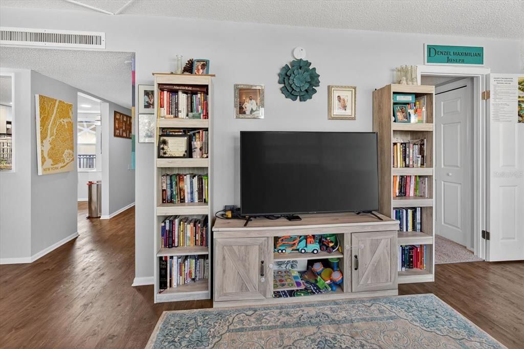 For Rent: $3,395 (4 beds, 2 baths, 1425 Square Feet)
