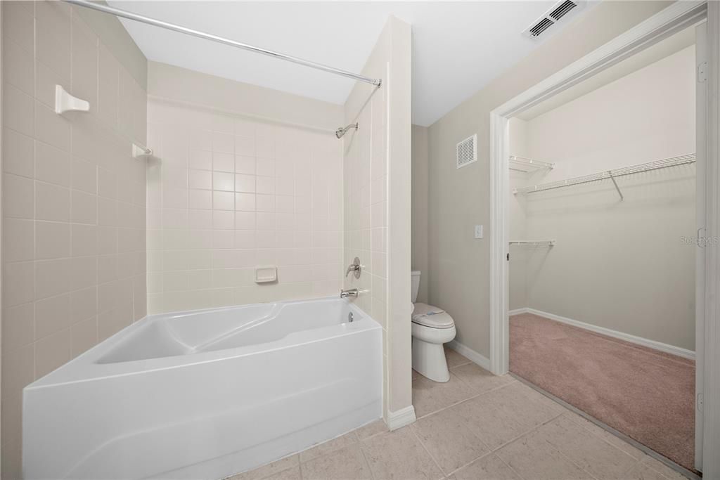На продажу: $345,000 (2 спален, 2 ванн, 1597 Квадратных фут)