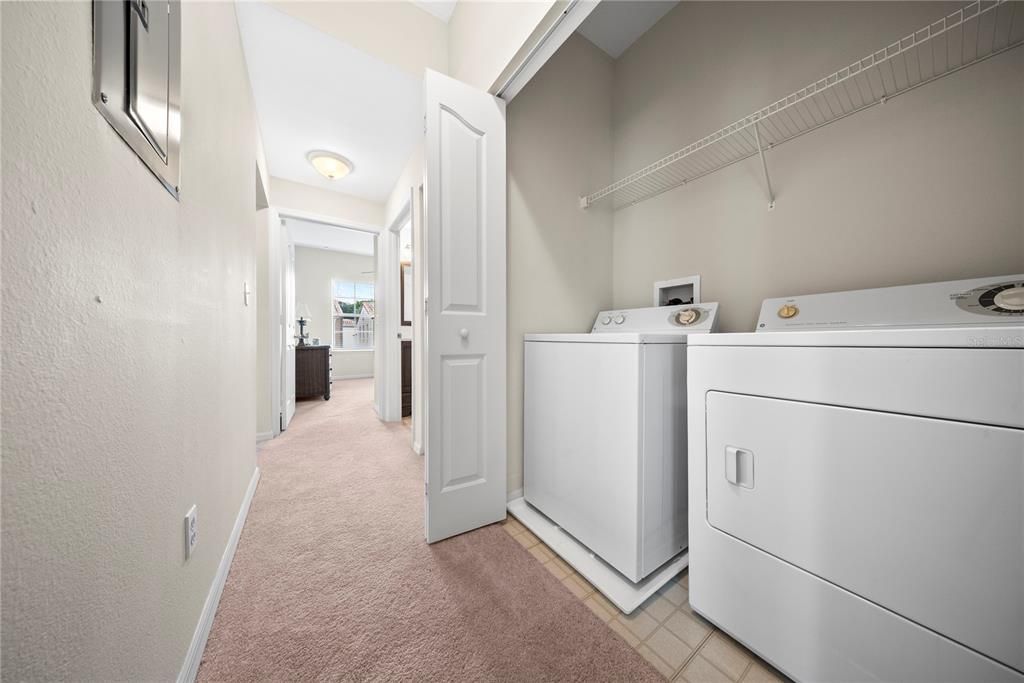 На продажу: $345,000 (2 спален, 2 ванн, 1597 Квадратных фут)