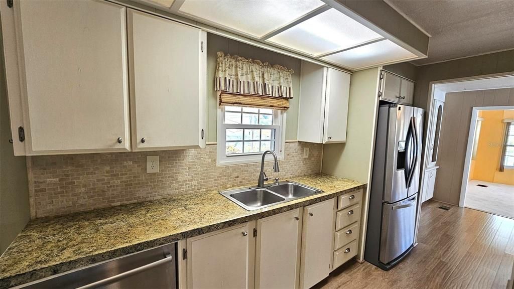 В аренду: $1,350 (2 спален, 2 ванн, 1464 Квадратных фут)