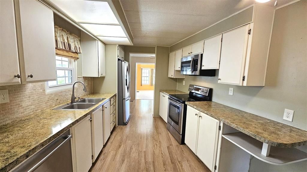 В аренду: $1,350 (2 спален, 2 ванн, 1464 Квадратных фут)