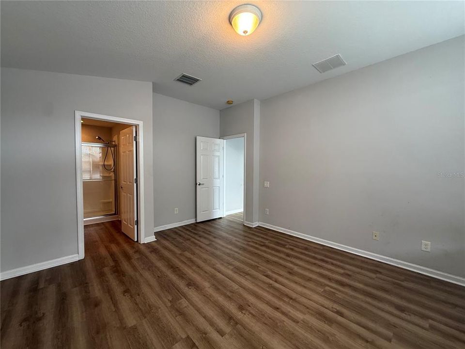 For Sale: $245,500 (3 beds, 2 baths, 1260 Square Feet)