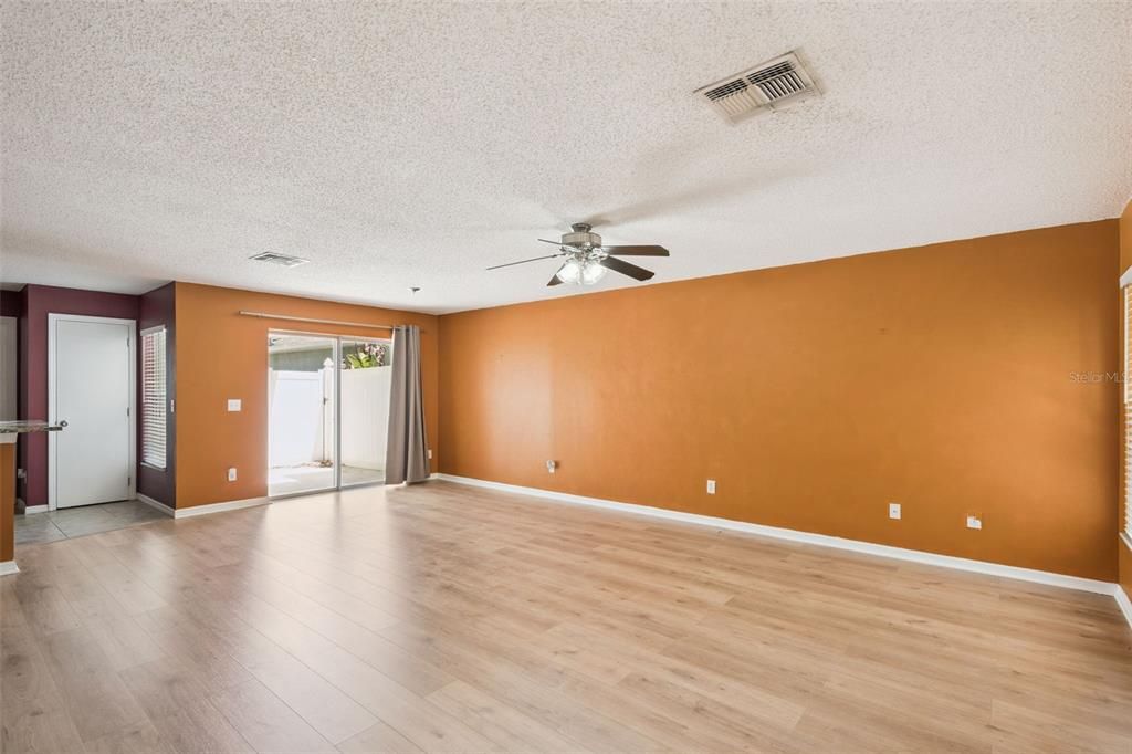 For Sale: $415,000 (3 beds, 2 baths, 1663 Square Feet)
