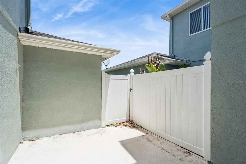 For Sale: $415,000 (3 beds, 2 baths, 1663 Square Feet)