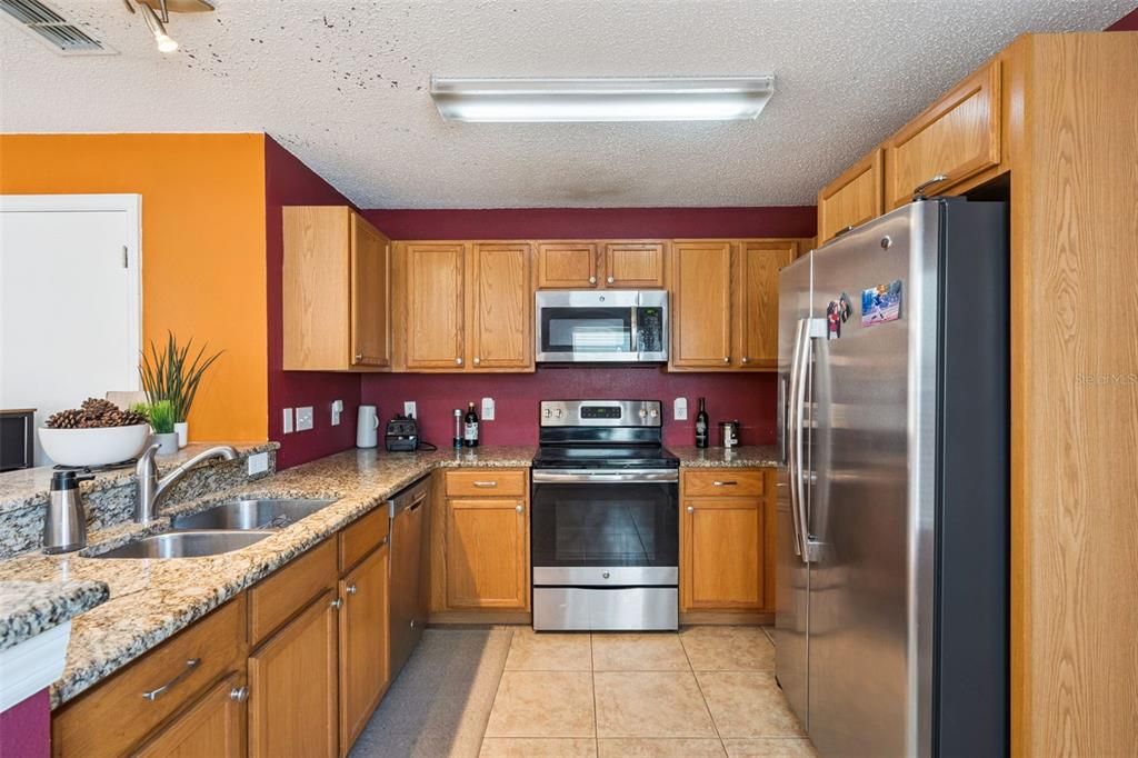 For Sale: $415,000 (3 beds, 2 baths, 1663 Square Feet)
