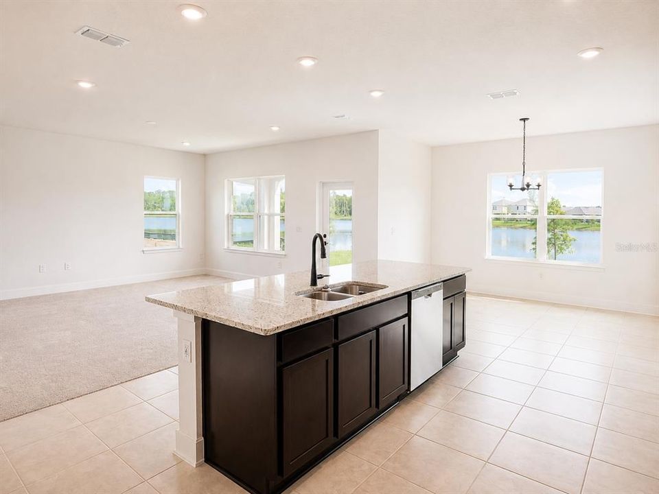 En Venta: $442,900 (4 camas, 2 baños, 2405 Pies cuadrados)