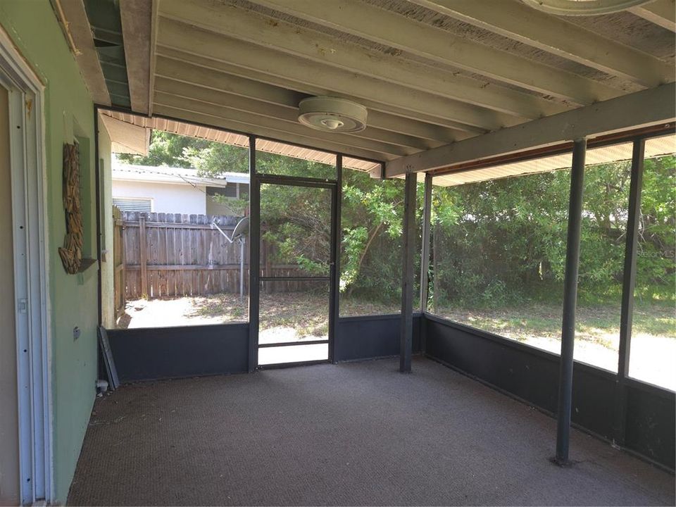 For Sale: $270,000 (3 beds, 2 baths, 925 Square Feet)