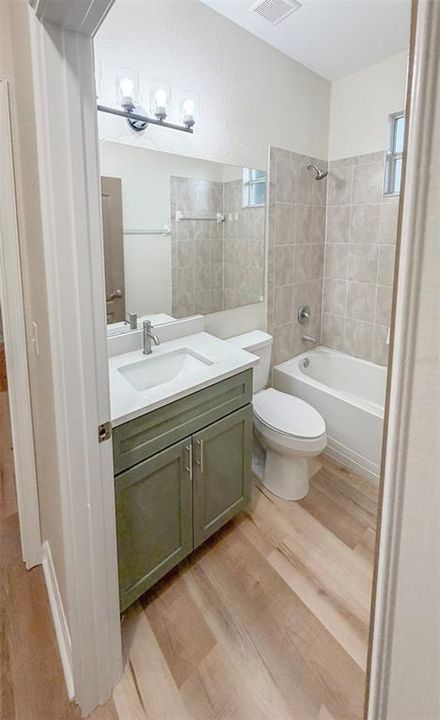 В аренду: $2,475 (3 спален, 2 ванн, 1435 Квадратных фут)