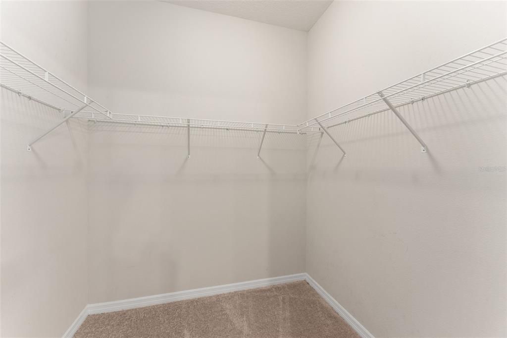 En Venta: $330,000 (3 camas, 2 baños, 1702 Pies cuadrados)