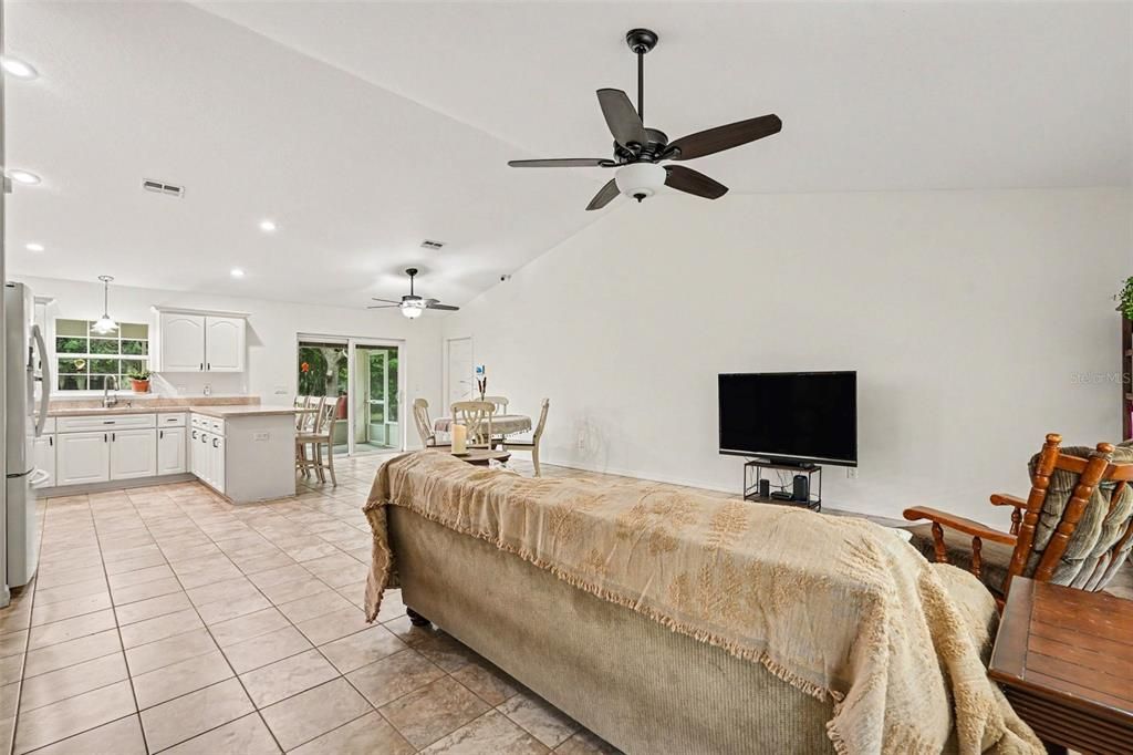 En Venta: $450,000 (3 camas, 2 baños, 1320 Pies cuadrados)