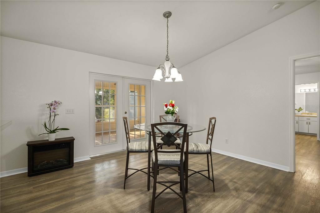 Activo con contrato: $228,000 (3 camas, 2 baños, 1487 Pies cuadrados)