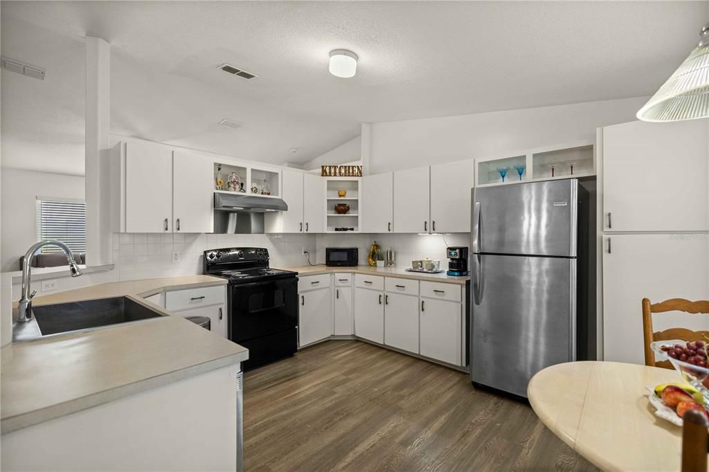 Activo con contrato: $228,000 (3 camas, 2 baños, 1487 Pies cuadrados)