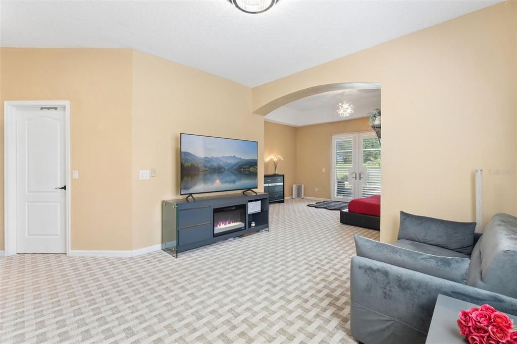 Active With Contract: $875,000 (4 beds, 4 baths, 4184 Square Feet)