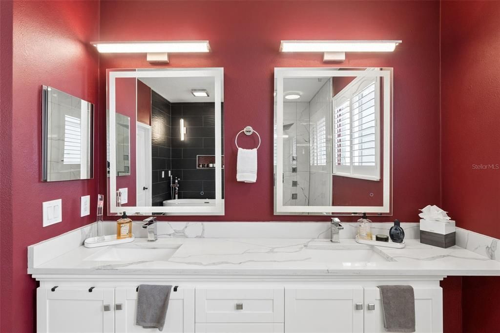 Active With Contract: $875,000 (4 beds, 4 baths, 4184 Square Feet)