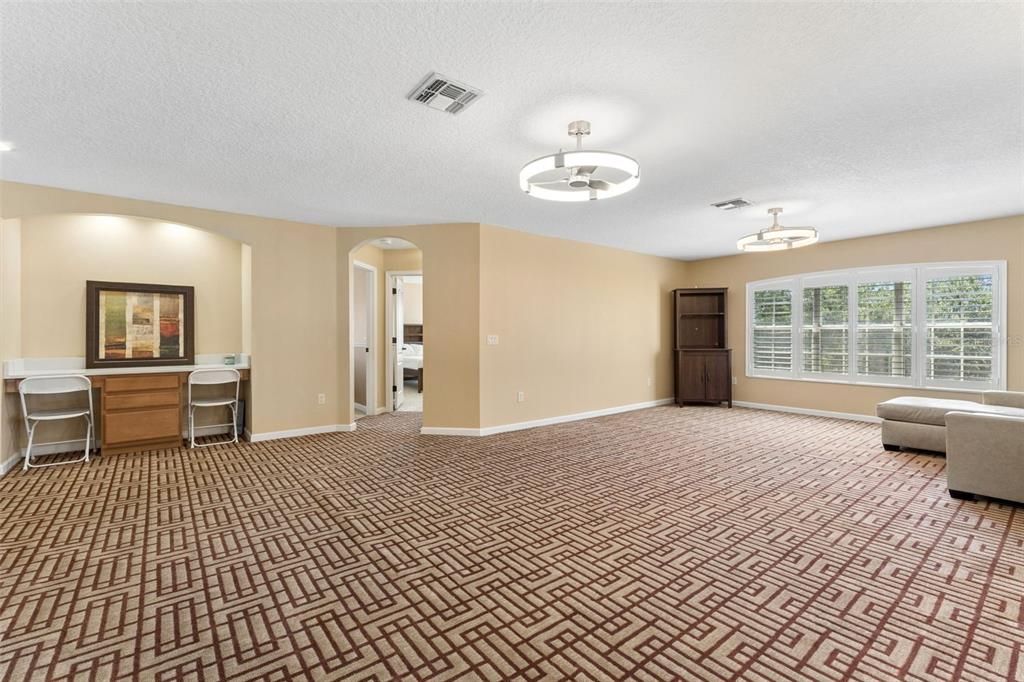 Active With Contract: $875,000 (4 beds, 4 baths, 4184 Square Feet)